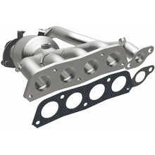 Load image into Gallery viewer, Magnaflow 18-19 Toyota Camry 2.5L Direct-Fit Catalytic Converter (22-258)