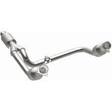 Load image into Gallery viewer, Magnaflow 14-15 Chevrolet Silverado 1500 Underbody 4.3L / 5.3L Direct-Fit Catalytic Converter (280424)