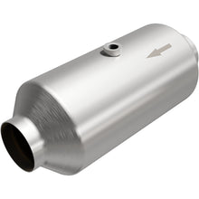 Load image into Gallery viewer, Magnaflow 3.00in. C/C 6in. spun body Universal Converter (51299)