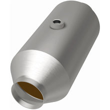 Load image into Gallery viewer, Magnaflow 2.50in. Uni. Ford 8617 Mid-Bed Series Direct Fit Converter (51366)