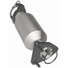 Load image into Gallery viewer, Magnaflow 05-17 Nissan Frontier 4.0L Direct Fit Converter (5582665)