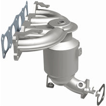 Load image into Gallery viewer, Magnaflow 10-13 Hyundai Santa Fe 2.4L Direct Fit Converter (5582998)