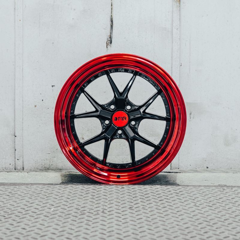 F1R F105 17x8.5 - Gloss Black/ Red Lip Wheel