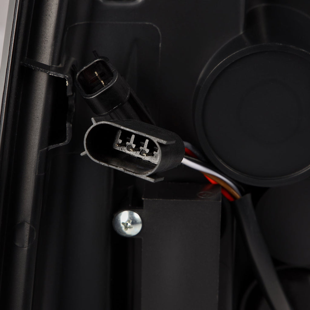 09-18 Ram Truck LUXX-Series LED Tail Lights Black-Red