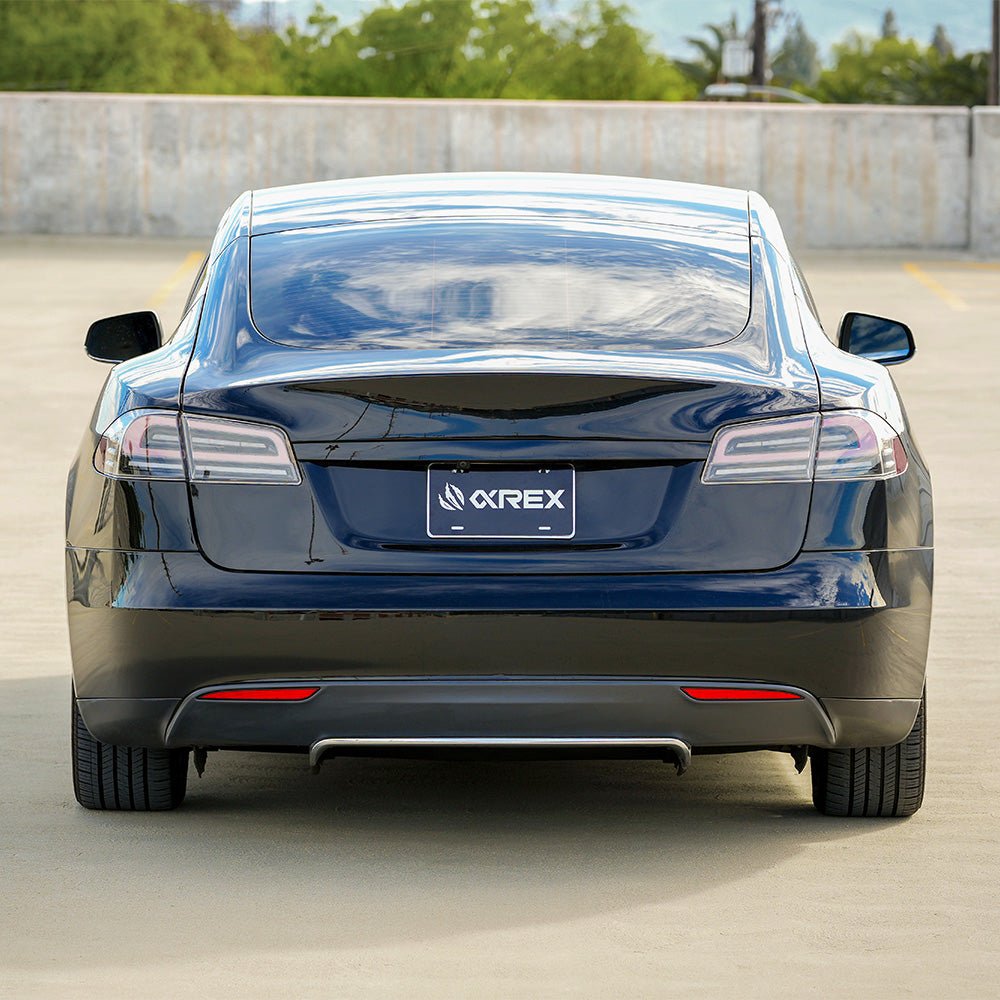 12-21 Tesla Model S LUXX-Series LED Tail Lights Black Smoke (With Black Trunk Center Piece Replacement)