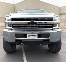 Load image into Gallery viewer, 15-19 Chevrolet Silverado 2500HD/3500HD PRO-Series Halogen Projector Headlights Chrome