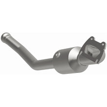 Load image into Gallery viewer, Magnaflow 13-15 Dodge Durango V6 3.6L OEM Grade / EPA Compliant Direct-Fit Catalytic Converter (21-250)