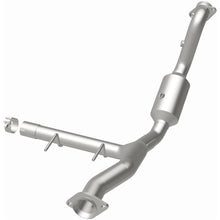 Load image into Gallery viewer, MagnaFlow Conv Direct Fit 15-17 Ford F150 V6 2.7L OEM Underbody (21-471)