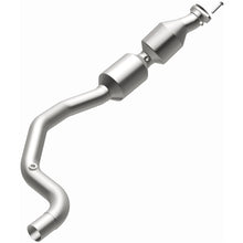 Load image into Gallery viewer, MagnaFlow 13-17 Range Rover V8 5 OEM Underbody Direct Fit EPA Compliant Catalytic Converter (21-535)