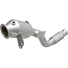 Load image into Gallery viewer, Magnaflow 16-17 Metris L4 2 OEM Underbody Direct Fit Converter (21-897)