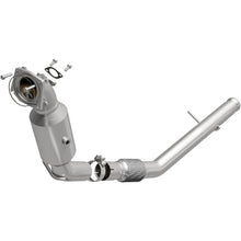 Load image into Gallery viewer, MagnaFlow Exhaust Products 2018-2023 Jeep Wrangler 2.0L OEM Grade Federal / EPA Compliant Direct-Fit Catalytic Converter (21-958)