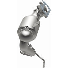 Load image into Gallery viewer, Magnaflow 15-16 Chrysler 200 3.6L OEM Manifold Direct Fit Converter (22-161)