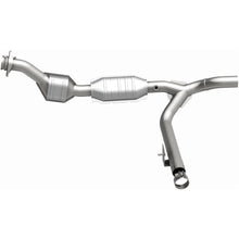 Load image into Gallery viewer, MagnaFlow Conv DF 99 Ford F-150 4.6L (23082)