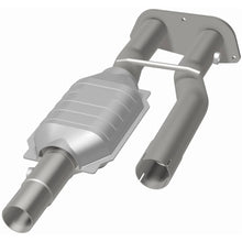 Load image into Gallery viewer, MagnaFlow Conv DF 98 GM Truck 5.7L (23179)