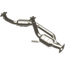 Load image into Gallery viewer, MagnaFlow Conv DF 96-99 Taurus 3.0L (23534)