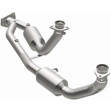 Load image into Gallery viewer, MagnaFlow Conv DF 99-00 Windstar 3.0L V6 (23542)
