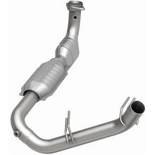 Load image into Gallery viewer, MagnaFlow Conv DF 98 Ford Expedition 5.4L (23718)