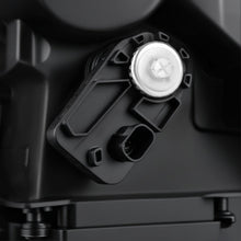 Load image into Gallery viewer, 24-25 Toyota Tacoma / 25-up 4Runner LUXX-Series LED Projector Headlights Black