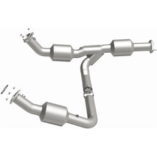 Load image into Gallery viewer, Magnaflow 18-20 Chevrolet Express 2500 Single Underbody 4.3L Direct Fit Catalytic Converter (280210)