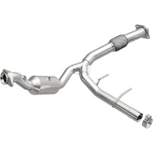 Load image into Gallery viewer, Magnaflow 18-21 Ford Expedition Right Underbody 3.5L Direct Fit Catalytic Converter (280219)
