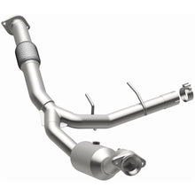 Load image into Gallery viewer, Magnaflow 18-21 Ford Expedition Right Underbody 3.5L Direct Fit Catalytic Converter (280219)