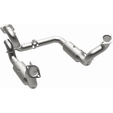 Load image into Gallery viewer, Magnaflow 20-22 Ford F-250 SD Single Underbody Direct Fit Cat Converter (280246)