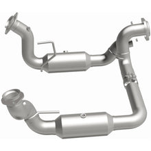 Load image into Gallery viewer, Magnaflow 20-22 Ford F-250 SD Single Underbody Direct Fit Cat Converter (280246)