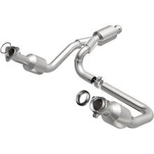 Load image into Gallery viewer, Magnaflow 14-15 Chevrolet Silverado 1500 Underbody 4.3L / 5.3L Direct-Fit Catalytic Converter (280424)