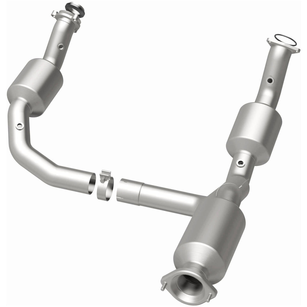 MagnaFlow 2021 Chevrolet Express 2500 4.3L Underbody Direct-Fit Catalytic Converter (280429)