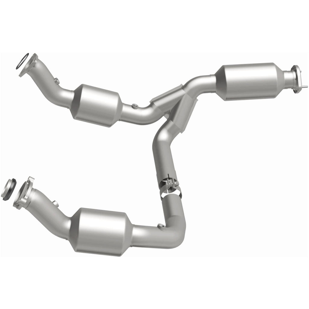 MagnaFlow 2021 Chevrolet Express 2500 4.3L Underbody Direct-Fit Catalytic Converter (280429)