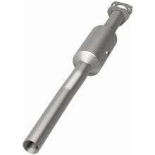 Load image into Gallery viewer, MagnaFlow 2009 Ford E-450 Super Duty V8 5.4L Underbody Direct-Fit Catalytic Converter (280448)