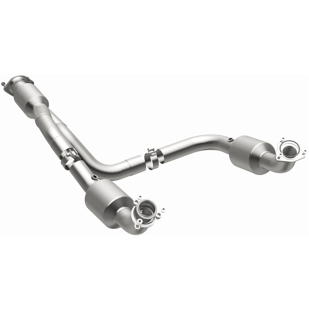 Magnaflow 12-20 Chevrolet Express 4500 Underbody 6.0L Direct Fit Catalytic Converter (280505)