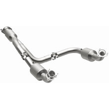 Load image into Gallery viewer, Magnaflow 12-20 Chevrolet Express 4500 Underbody 6.0L Direct Fit Catalytic Converter (280505)