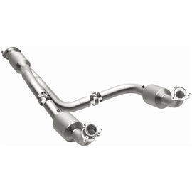 Magnaflow 12-20 Chevrolet Express 4500 Underbody 6.0L Direct Fit Catalytic Converter (280505)