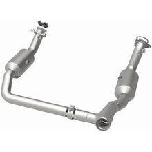 Load image into Gallery viewer, Magnaflow 19-20 GMC Sierra 1500 Single Underbody 4.3L/5.3L Direct Fit Catalytic Converter (280656)