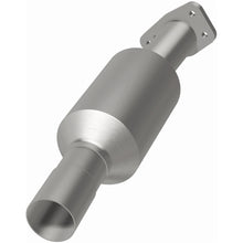 Load image into Gallery viewer, Magnaflow GM Passenger car CA Direct Fit Converter (3322431)