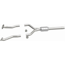 Load image into Gallery viewer, MagnaFlow Conv DF 96-97 Lexus LS400 4.0L rear (441415)