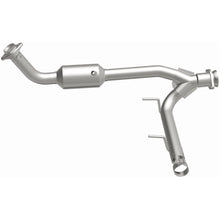 Load image into Gallery viewer, Magnaflow 2005 Lincoln Navigator 5.4L Direct Fit Converter (4451165)