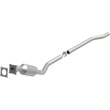 Load image into Gallery viewer, Magnaflow 01-03 Chrysler Town &amp; Country 3.3L Direct Fit Converter (4451202)
