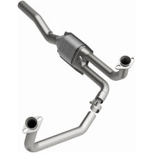 Load image into Gallery viewer, MagnaFlow Conv Direct Fit 96-97 Dodge B1500/B2500/B3500 V8 Underbody (4451296)
