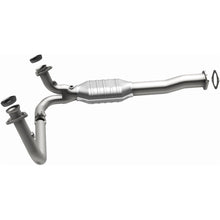 Load image into Gallery viewer, MagnaFlow Converter Direct Fit California Grade 96-99 GM K/C 1500/2500 5.0L V8/4.3L V6 (4451457)