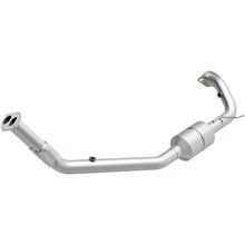 Load image into Gallery viewer, Magnaflow 98-99 Isuzu Rodeo 2.2L Direct Fit Converter (4451623)