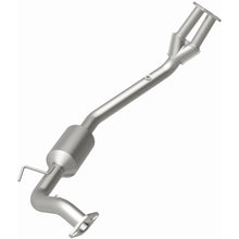 Load image into Gallery viewer, Magnaflow 98-99 Isuzu Rodeo 2.2L Direct Fit Converter (4451623)