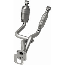 Load image into Gallery viewer, Magnaflow 2005 Ford F-250 Super Duty 6.8L Direct Fit Converter (4451631)
