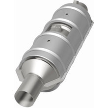 Load image into Gallery viewer, Magnaflow Conv DF 00-05 Ford Excursion / 99-04 F-250 SD / 99-04 F-350 SD (California) (445300)