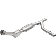 Load image into Gallery viewer, MagnaFlow Conv DF 99-00 Ford Trucks 5.4L (447116)