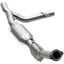 Load image into Gallery viewer, MagnaFlow Conv DF 99-00 Ford Trucks 5.4L (447116)