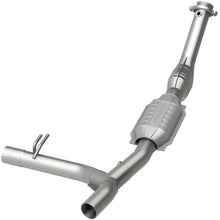 Load image into Gallery viewer, MagnaFlow Conv DF 99-00 Ford Trucks 5.4L (447116)