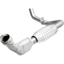 Load image into Gallery viewer, MagnaFlow Conv DF 99-00 Ford Trucks 5.4L (447117)