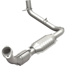 Load image into Gallery viewer, MagnaFlow Conv DF 97-98 Ford Trucks 5.4L (447129)